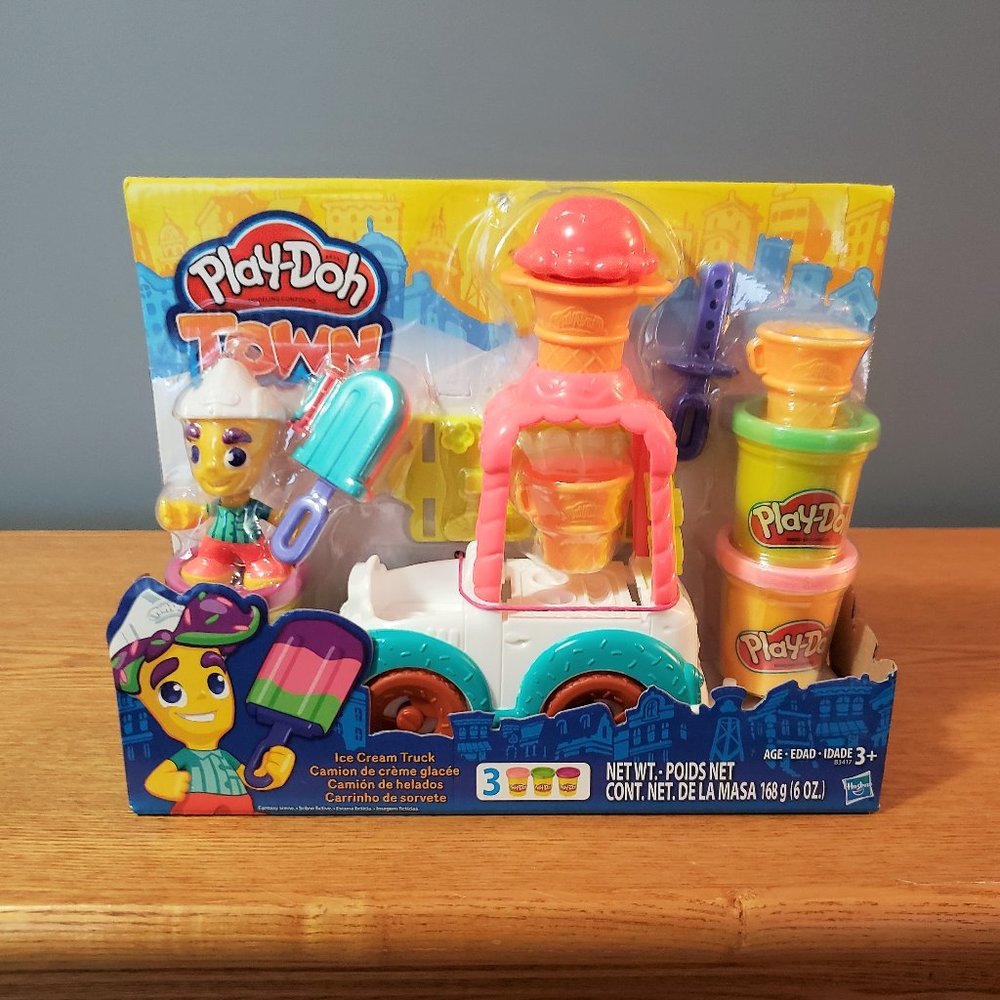 Play-Doh Town Ice Cream Truck